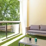 Luxurious 2Br Family Apartment - Champel