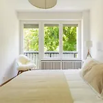 Luxurious 2Br Family Apartment - Champel